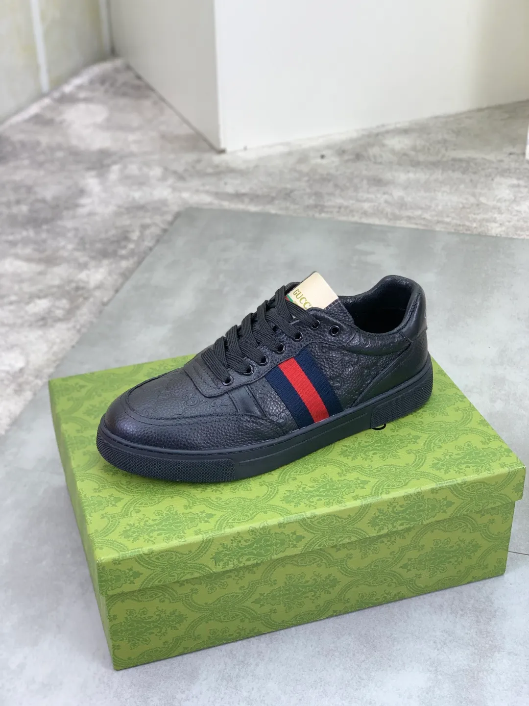 Men's shoes 💰P420 💰[New style]🆘 The latest model from Gucci GUCCI official website🎁Classic casual and fashionable men's shoes👟Best model💥The style is simple and elegant, exclusive for trendy men. Unique official website latest brand elements👑Gucci original decoration, fashionable and generous, original soft calfskin fabric➕Comfortable soft first-layer pigskin lining ✅The official website specifies the wear-resistant casual outsole, the classic model is taken in kind🎬Color: 4️⃣colors available😍Number: 38-44